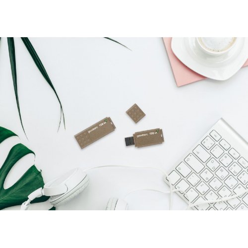 Накопичувач GoodRAM UME3 Eco Friendly 32GB USB 3.0 (UME3-0320EFR11) Brown купити в Україні: Київ, Львів, Хмельницький, Тернопіль, Івано-Франківськ | Низька ціна, відгуки, характеристики від TELEMART фото