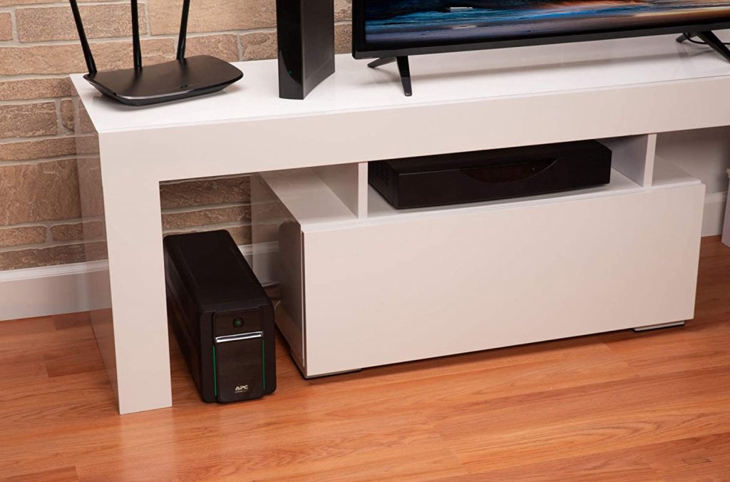 ИБП APC Easy UPS BVX 2200VA IEC (BVX2200LI): обзор, характеристики ...