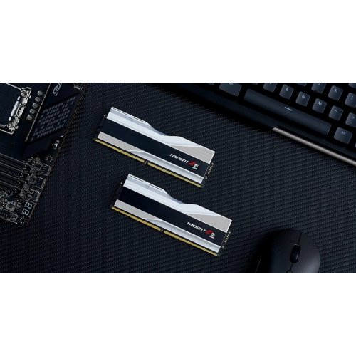 Фото ОЗУ G.Skill DDR5 32GB (2x16GB) 6000Mhz Trident Z5 RGB Silver (F5-6000J3636F16GX2-TZ5RW)