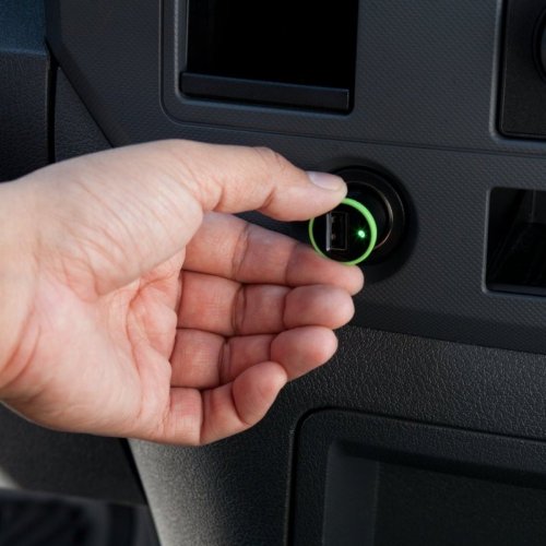 Автомобільний зарядний пристрій Belkin Car Charger Lightning 2.1A (F8J027vf04-BLK) Black купити в Україні: Київ, Львів, Хмельницький, Тернопіль, Івано-Франківськ | Низька ціна, відгуки, характеристики від TELEMART фото