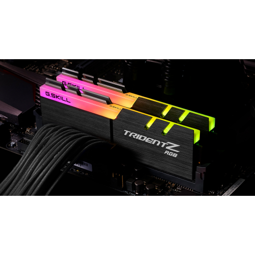 Photo RAM G.Skill DDR4 16GB (2x8GB) 3600Mhz Trident Z RGB (F4-3600C18D-16GTZRX) (Refurbished by seller, 553529)