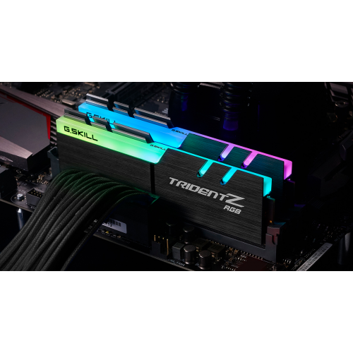 Купить Озу G.Skill DDR4 16GB (2x8GB) 3600Mhz Trident Z RGB (F4-3600C18D-16GTZR) (Состояние нового, 685229) с проверкой совместимости: обзор, характеристики, цена в Киеве, Днепре, Одессе, Харькове, Украине | интернет-магазин TELEMART.UA фото