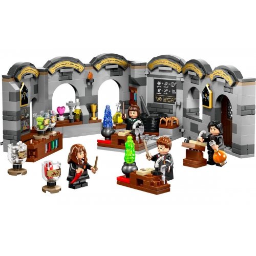 Купить Конструктор LEGO Harry Potter Замок Хогвартс: Урок зельеварения 397 деталей (76431) - цена в Харькове, Киеве, Днепре, Одессе
в интернет-магазине Telemart фото