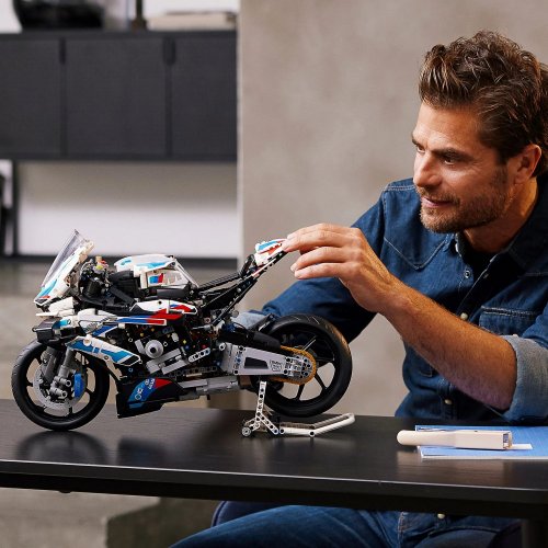 Купить Конструктор LEGO Technic BMW M 1000 RR 1921 деталь (42130) - цена в Харькове, Киеве, Днепре, Одессе
в интернет-магазине Telemart фото