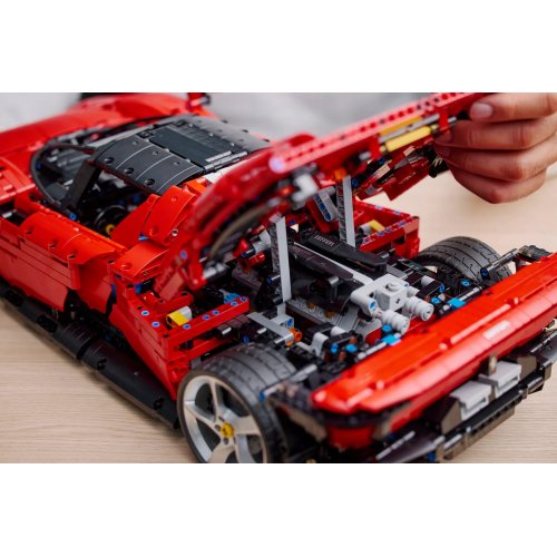 Купити Конструктор LEGO Technic Ferrari Daytona SP3 3778 деталей (42143) - ціна в Києві, Львові, Вінниці, Хмельницькому, Франківську, Україні | інтернет-магазин TELEMART.UA фото