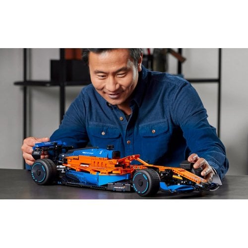 Купить Конструктор LEGO Technic Гоночный автомобиль McLaren Formula 1 1432 детали (42141) - цена в Харькове, Киеве, Днепре, Одессе
в интернет-магазине Telemart фото