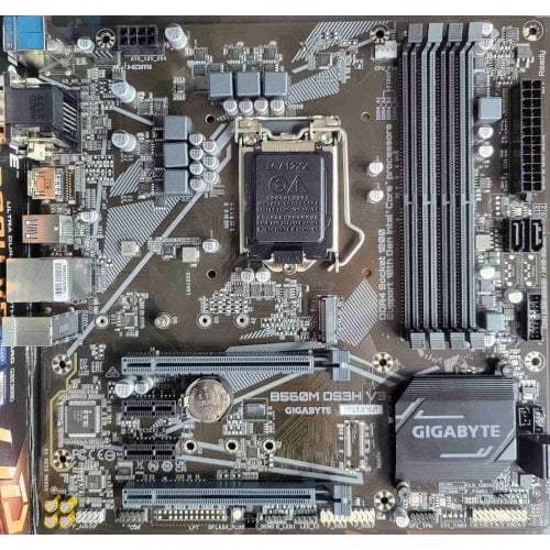 Купить Уценка материнская плата Gigabyte B560M DS3H V3 (s1200, Intel H470) (Следы использования, 696345) с проверкой совместимости: обзор, характеристики, цена в Киеве, Днепре, Одессе, Харькове, Украине | интернет-магазин TELEMART.UA фото