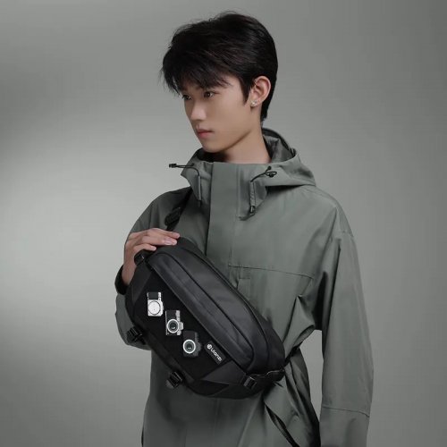 Купить Сумка-слинг для камеры Ulanzi 9L Camera Sling Bag with Tripod Holder B122 (B122 AB02) Black - цена в Харькове, Киеве, Днепре, Одессе
в интернет-магазине Telemart фото