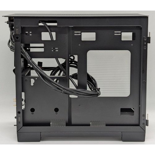Корпус Razer Tomahawk Mini-ITX Tempered Glass без БП (RC21-01400100-R3M1) Black (Відновлено продавцем, 768138) купити з перевіркою сумісності: огляд, характеристики, ціна у Києві, Львові, Вінниці, Хмельницькому, Івано-Франківську, Україні | інтернет-магазин TELEMART.UA фото