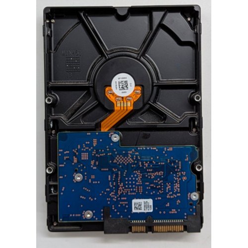 Жорсткий диск Toshiba P300 1TB 64MB 7200RPM 3.5" (HDWD110UZSVA) (Відновлено продавцем, 769138) купити з перевіркою сумісності: огляд, характеристики, ціна у Києві, Львові, Вінниці, Хмельницькому, Івано-Франківську, Україні | інтернет-магазин TELEMART.UA фото