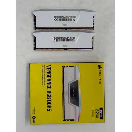 Купить Озу Corsair DDR5 32GB (2x16GB) 6400Mhz Vengeance RGB White (CMH32GX5M2B6400C36W) (Восстановлено продавцом, 774368) с проверкой совместимости: обзор, характеристики, цена в Киеве, Днепре, Одессе, Харькове, Украине | интернет-магазин TELEMART.UA фото