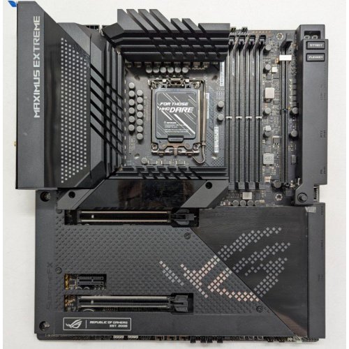 Материнська плата Asus ROG MAXIMUS Z690 EXTREME (s1700, Intel Z690) (Відновлено продавцем, 778624) купити з перевіркою сумісності: огляд, характеристики, ціна у Києві, Львові, Вінниці, Хмельницькому, Івано-Франківську, Україні | інтернет-магазин TELEMART.UA фото