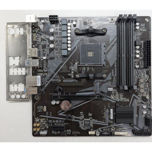 Материнська плата Gigabyte B550M K (sAM4, AMD B550) (Відновлено продавцем, 785983) купити з перевіркою сумісності: огляд, характеристики, ціна у Києві, Львові, Вінниці, Хмельницькому, Івано-Франківську, Україні | інтернет-магазин TELEMART.UA фото