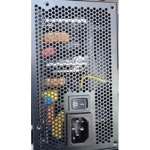Уцінка блок живлення Gigabyte P650SS 650W (GP-P650SS) Black (Сліди використання, 789426) купити з перевіркою сумісності: огляд, характеристики, ціна у Києві, Львові, Вінниці, Хмельницькому, Івано-Франківську, Україні | інтернет-магазин TELEMART.UA фото