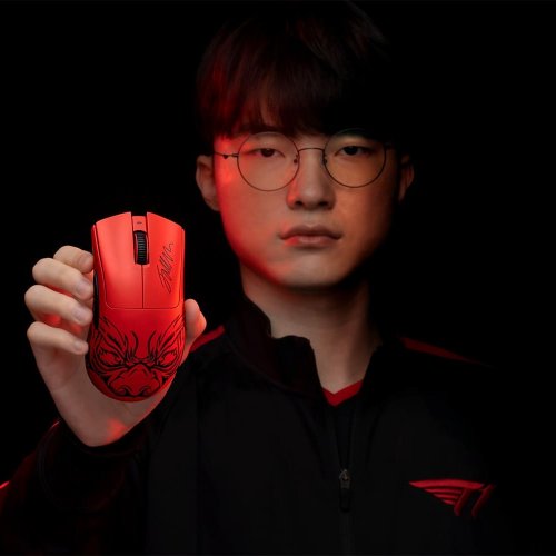 Купити Миша Razer Viper V3 Pro Wireless Faker Edition (RZ01-05120500-R3M1) Red - ціна в Києві, Львові, Вінниці, Хмельницькому, Франківську, Україні | інтернет-магазин TELEMART.UA фото