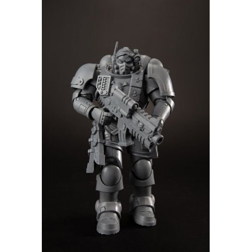 Купити Колекційна фігурка McFarlane Toys Warhammer 40K - Ultramarines Lieutenant in Phobos Armor Artist Proof (10907) - ціна в Києві, Львові, Вінниці, Хмельницькому, Франківську, Україні | інтернет-магазин TELEMART.UA фото