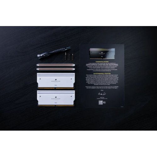 Купить ОЗУ Corsair DDR5 32GB (2x16GB) 6000Mhz Dominator Titanium RGB White (CMP32GX5M2B6000Z30W) с проверкой совместимости: обзор, характеристики, цена в Киеве, Днепре, Одессе, Харькове, Украине | интернет-магазин TELEMART.UA фото