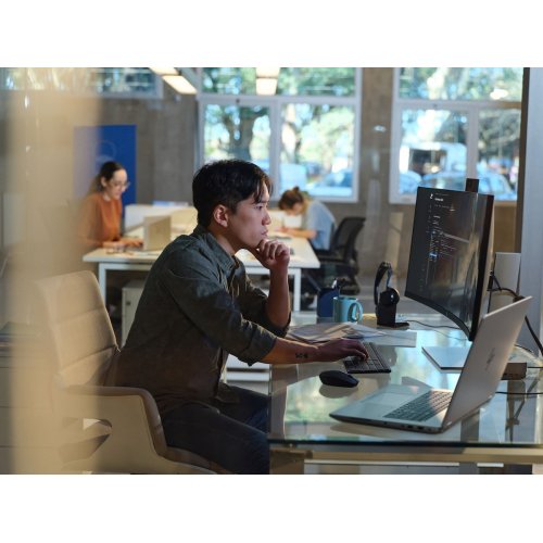 Ноутбук HP ZBook Fury G1i 18 (5F9W2ES) Meteor Silver купити в Україні: Київ, Львів, Хмельницький, Тернопіль | Низька ціна, відгуки, характеристики від TELEMART фото