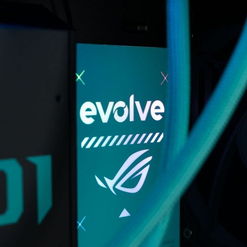 Компьютер EVOLVE SpecialPart HATSUNE_MIKU Edition (EVSP-HMR980X3DN508-D564S1TBK) Black купить в Украине: Киев, Днепр, Харьков, Одесса  | Низкая цена, отзывы, характеристики от TELEMART фото