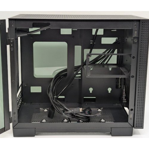 Корпус Razer Tomahawk Mini-ITX Tempered Glass без БП (RC21-01400100-R3M1) Black (Відновлено продавцем, 828245) купити в Україні: Київ, Львів, Хмельницький, Тернопіль, Івано-Франківськ | Перевірка сумісності, низька ціна, відгуки, характеристики від TELEMART фото
