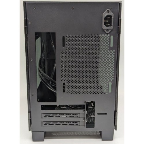 Корпус Razer Tomahawk Mini-ITX Tempered Glass без БП (RC21-01400100-R3M1) Black (Відновлено продавцем, 828245) купити в Україні: Київ, Львів, Хмельницький, Тернопіль, Івано-Франківськ | Перевірка сумісності, низька ціна, відгуки, характеристики від TELEMART фото