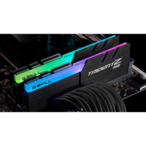 Уценка озу G.Skill DDR4 32GB (2x16GB) 3200Mhz Trident Z RGB (F4-3200C16D-32GTZR) (Следы использования, 841380) купить в Украине: Киев, Днепр, Харьков, Одесса  | Проверка совместимости, низкая цена, отзывы, характеристики от TELEMART фото