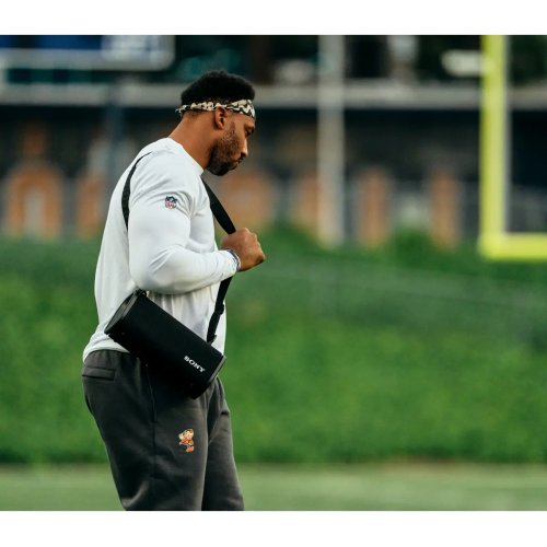 Портативна акустика Sony ULT Field 5 (SRSULT50B.E) Black купити в Україні: Київ, Львів, Хмельницький, Тернопіль, Івано-Франківськ | Низька ціна, відгуки, характеристики від TELEMART фото