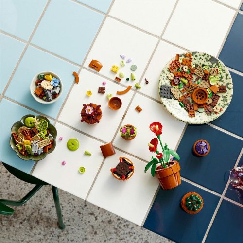 Конструктор LEGO Botanicals Мініатюрні рослини 758 деталей (10329) купити в Україні: Київ, Львів, Хмельницький, Тернопіль, Івано-Франківськ | Низька ціна, відгуки, характеристики від TELEMART фото
