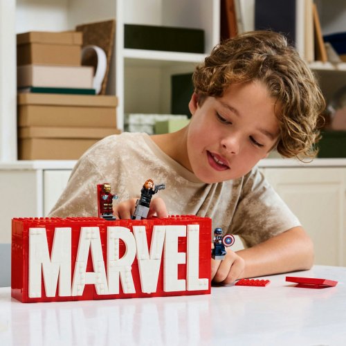Конструктор LEGO Super Heroes Логотип и минифигурки MARVEL 931 деталь (76313) купить в Украине: Киев, Днепр, Харьков, Одесса  | Низкая цена, отзывы, характеристики от TELEMART фото