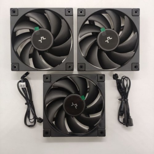 Кулер для корпуса Deepcool FD12 3 in 1 (R-FD12-BKNPN3-G) Black (Відновлено продавцем, 858045) купити в Україні: Київ, Львів, Хмельницький, Тернопіль, Івано-Франківськ | Перевірка сумісності, низька ціна, відгуки, характеристики від TELEMART фото