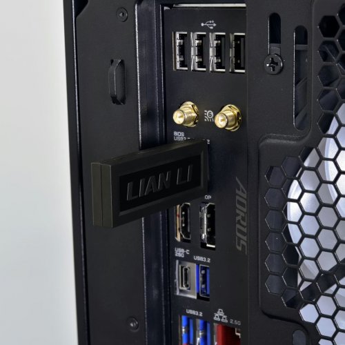 Набір кулерів для корпусу Lian Li Uni Fan TL Wireless LCD 120 3 in 1 (G99.12TLLCD1W3B.00) Black купити в Україні: Київ, Львів, Хмельницький, Тернопіль, Івано-Франківськ | Перевірка сумісності, низька ціна, відгуки, характеристики від TELEMART фото