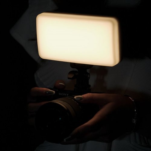 Видеосвет Ulanzi VL200 Bi-color LED Light (2481 VL200) Black купить в Украине | Telemart фото