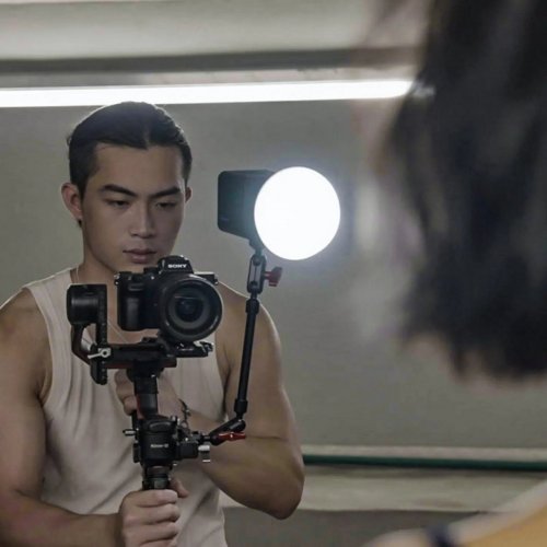 Видеосвет Ulanzi L024 40W RGB Portable LED Light (L024 40WRGB) Black купить в Украине: Киев, Днепр, Харьков, Одесса  | Низкая цена, отзывы, характеристики от TELEMART фото