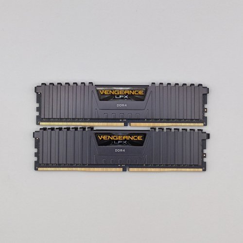 Озп Corsair DDR4 16GB (2x8GB) 3200Mhz Vengeance LPX (CMK16GX4M2B3200C16) Black (Відновлено продавцем, 868032) купити в Україні: Київ, Львів, Хмельницький, Тернопіль, Івано-Франківськ | Перевірка сумісності, низька ціна, відгуки, характеристики від TELEMART фото