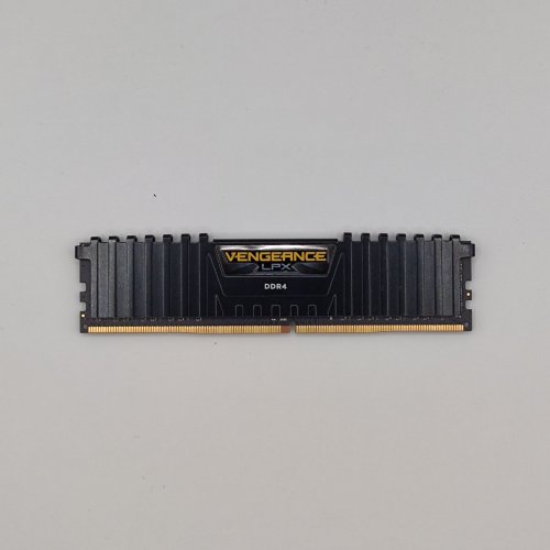 Озп Corsair DDR4 8GB 3200Mhz Vengeance LPX Black (CMK8GX4M1Z3200C16) (Відновлено продавцем, 868073) купити в Україні: Київ, Львів, Хмельницький, Тернопіль, Івано-Франківськ | Перевірка сумісності, низька ціна, відгуки, характеристики від TELEMART фото