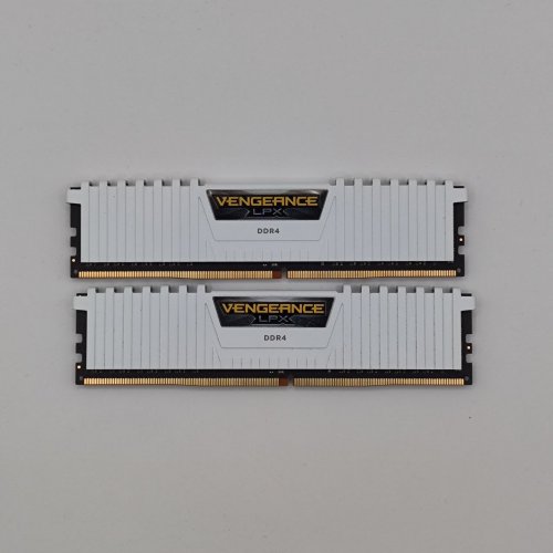 Озп Corsair DDR4 16GB (2x8GB) 3200Mhz Vengeance LPX White (CMK16GX4M2E3200C16W) (Відновлено продавцем, 870074) купити в Україні: Київ, Львів, Хмельницький, Тернопіль, Івано-Франківськ | Перевірка сумісності, низька ціна, відгуки, характеристики від TELEMART фото