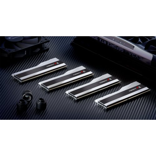 Уцінка озп G.Skill DDR5 32GB (2x16GB) 6000 Mhz Trident Z5 RGB Silver (F5-6000J3636F16GX2-TZ5RS) (нерідна коробка, 873978) купити в Україні: Київ, Львів, Хмельницький, Тернопіль, Івано-Франківськ | Перевірка сумісності, низька ціна, відгуки, характеристики від TELEMART фото