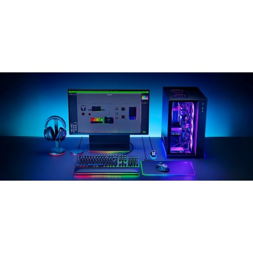 Беспроводное зарядное устройство Razer Charging Pad Chroma 10W (RC21-01600100-R371) Black купить в Украине: Киев, Днепр, Харьков, Одесса  | Низкая цена, отзывы, характеристики от TELEMART фото