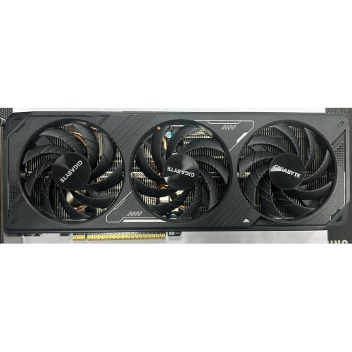 Уценка видеокарта Gigabyte GeForce RTX 5070 WINDFORCE SFF OC 12288MB (GV-N5070WF3OC-12GD) (Следы использования, неродная упаковка, 880930) купить в Украине: Киев, Днепр, Харьков, Одесса  | Проверка совместимости, низкая цена, отзывы, характеристики от TELEMART фото