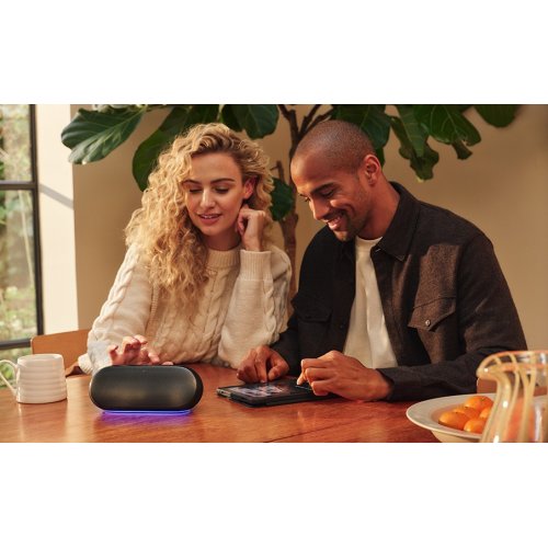 Портативна акустика Harman Kardon Luna 2 (HKLUNA2BLKEU) Black купити в Україні: Київ, Львів, Хмельницький, Тернопіль, Івано-Франківськ | Низька ціна, відгуки, характеристики від TELEMART фото
