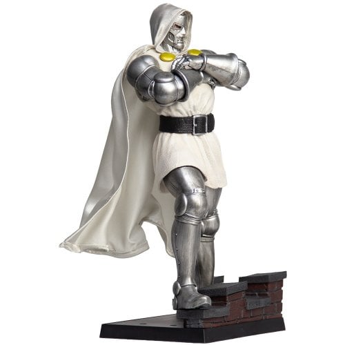 Коллекционная фигурка McFarlane Marvel Doctor Doom #1 Future Foundation Gold Label (14867) купить в Украине | Telemart фото