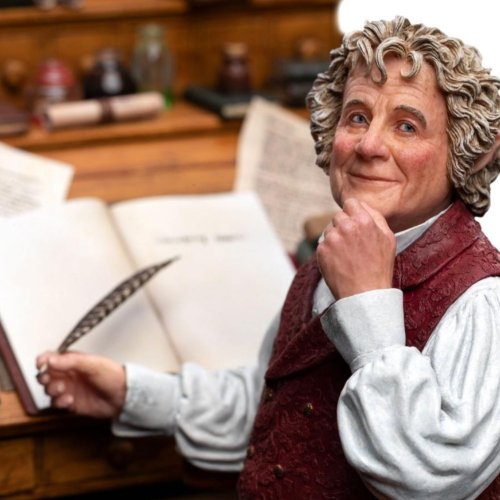 Коллекционная статуэтка Weta Workshop The Lord of the Rings Bilbo Baggins At His Desk (860103756) купить в Украине | Telemart фото