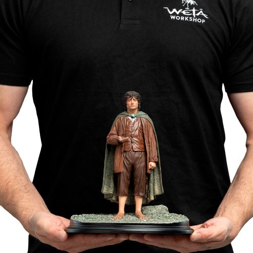 Коллекционная статуэтка Weta Workshop The Lord of the Rings Frodo Baggins, Ringbearer Classic Series (860104156) купить в Украине | Telemart фото