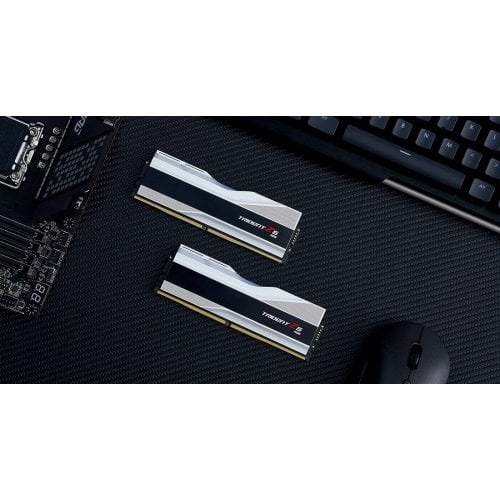 Уцінка озп G.Skill DDR5 64GB (2x32GB) 6400Mhz Trident Z5 RGB Silver (F5-6400J3239G32GX2-TZ5RS) (Розкрита упаковка, 923785) купити в Україні | Telemart фото