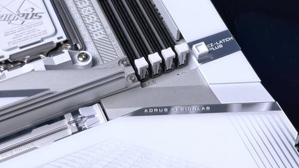 PCIe EZ-Latch Plus
