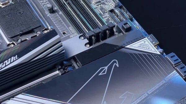 PCIe EZ-Latch Plus