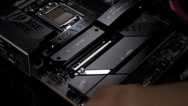 PCIe Slot Q-Release Slim
