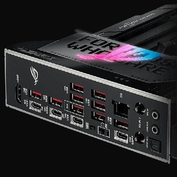 Два порти USB4