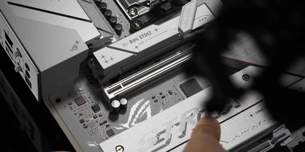 PCIe Slot Q-Release Slim