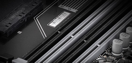 Чотири слоти DDR4 у двоканальному режимі